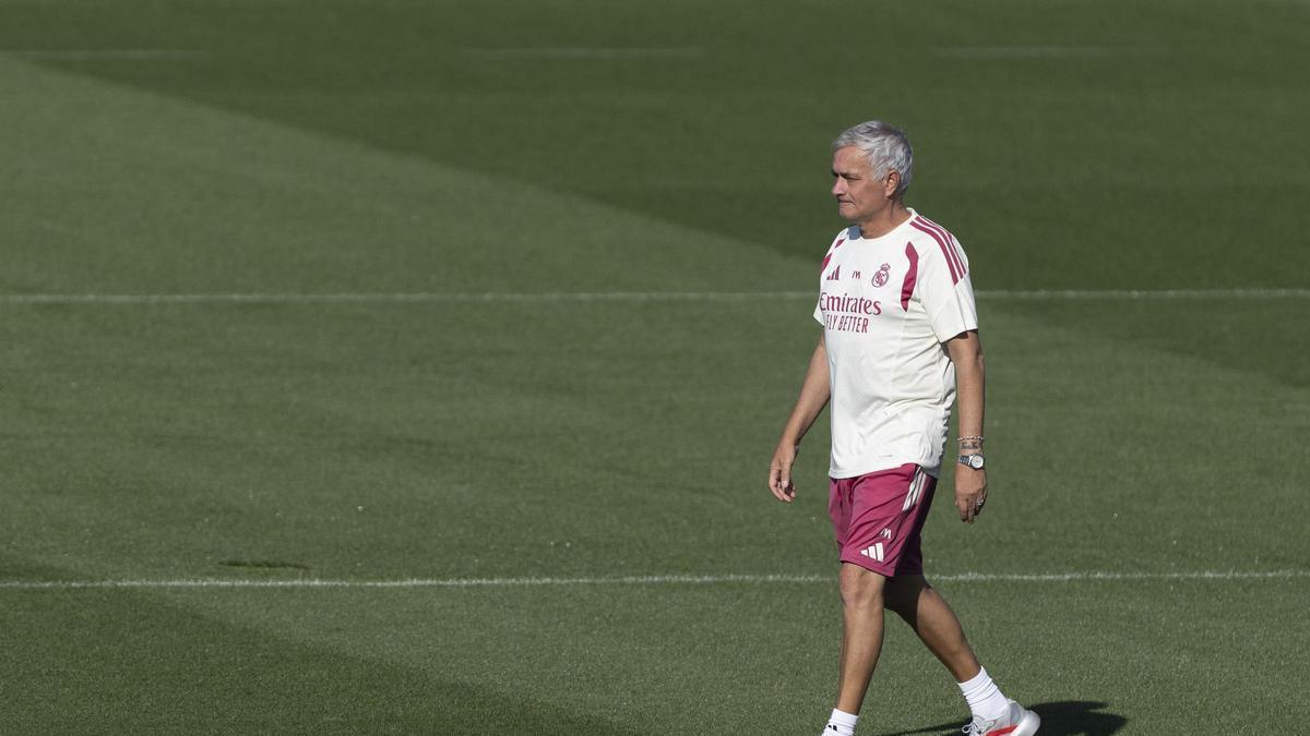 Mourinho repite para el derbi la misma convocatoria de los dos últimos partidos