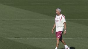 Mourinho celebra els seus 100 dies al Reial Madrid en un derbi amb molt perill