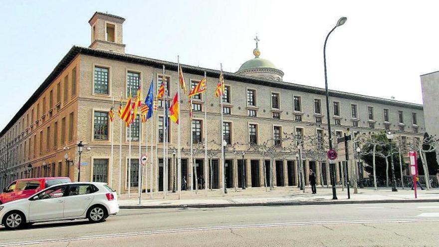 El antiguo hogar del Pignatelli es la sede oficial del Gobierno de Aragón desde la década de los 80.