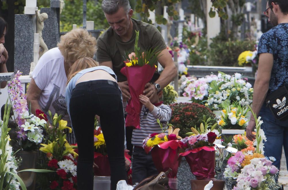 El cementerio de Alicante, a reventar