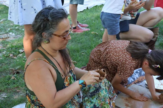 Así disfrutaron del «pícnic artesano» en las Aceñas de Cabañales