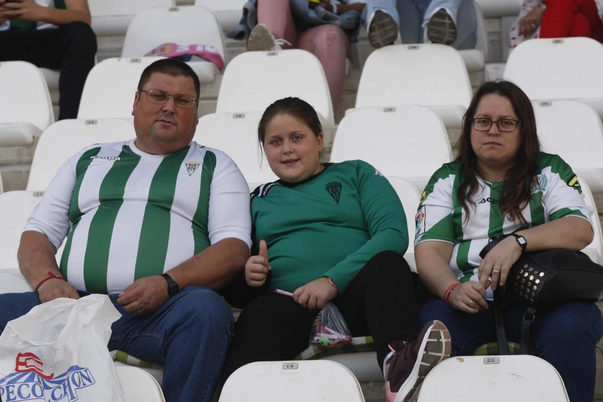 Los aficionados del Córdoba CF en el Arcángel