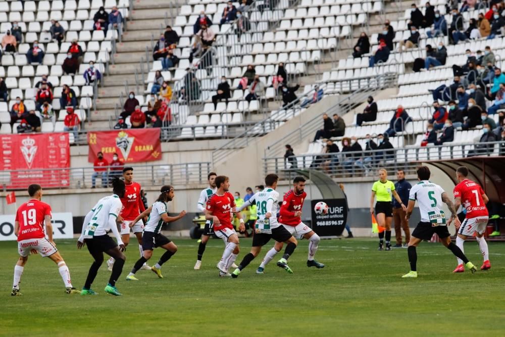 Un Real Murcia peleón no puede con el Córdoba (0-1)