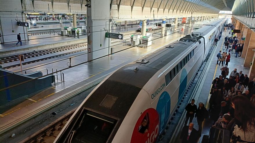 Tren inaugural de Ouigo en Sevilla