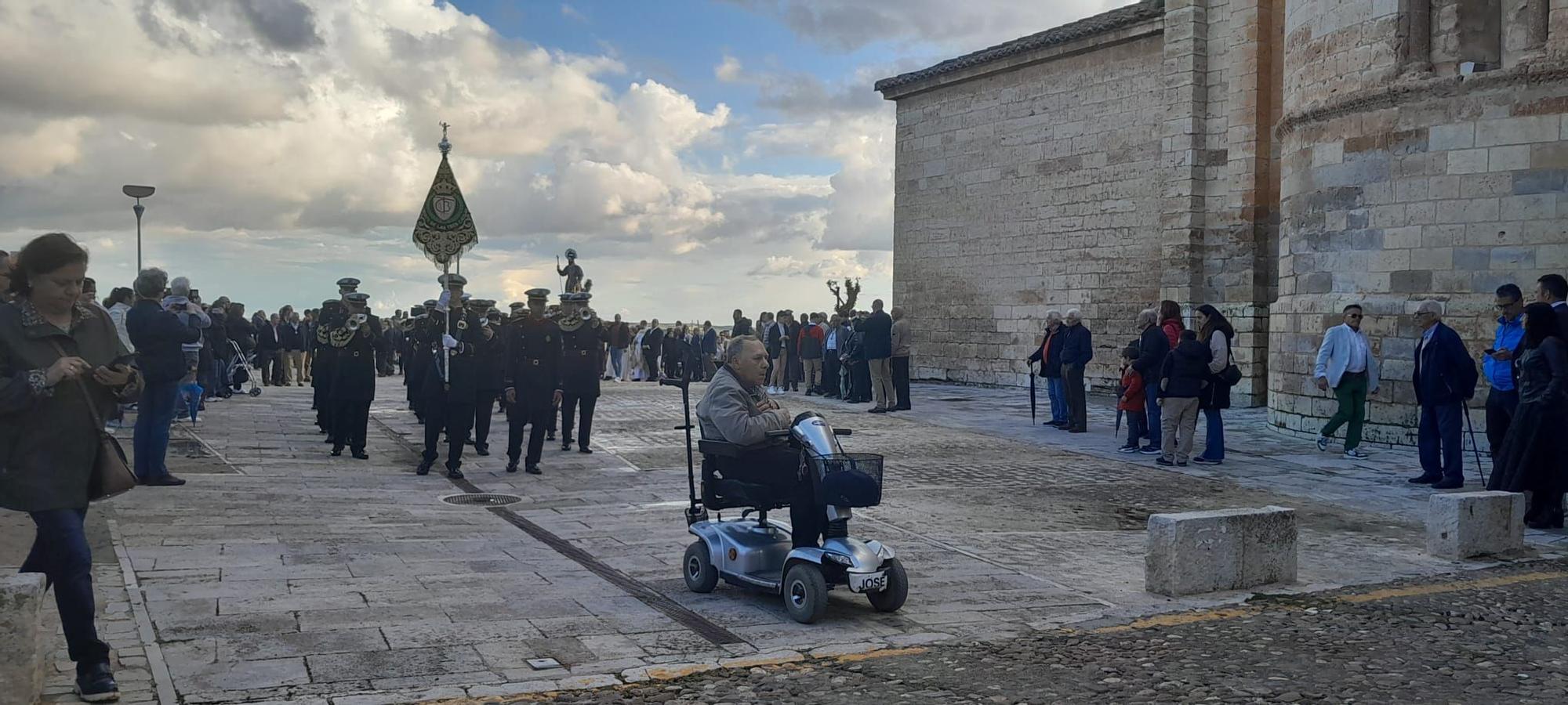 GALERÍA | Agricultores y devotos participan en la procesión de San Isidro Labrador en Toro