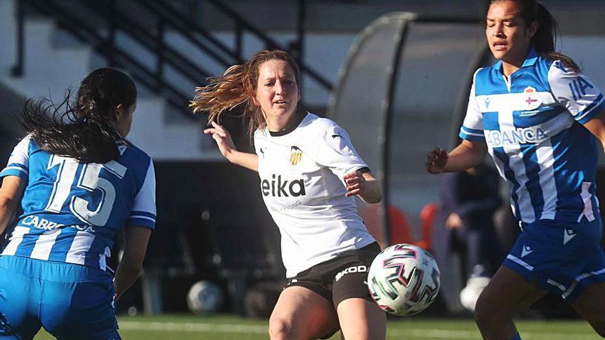 El Valencia CF Féminas, en acción.  | F. CALABUIG