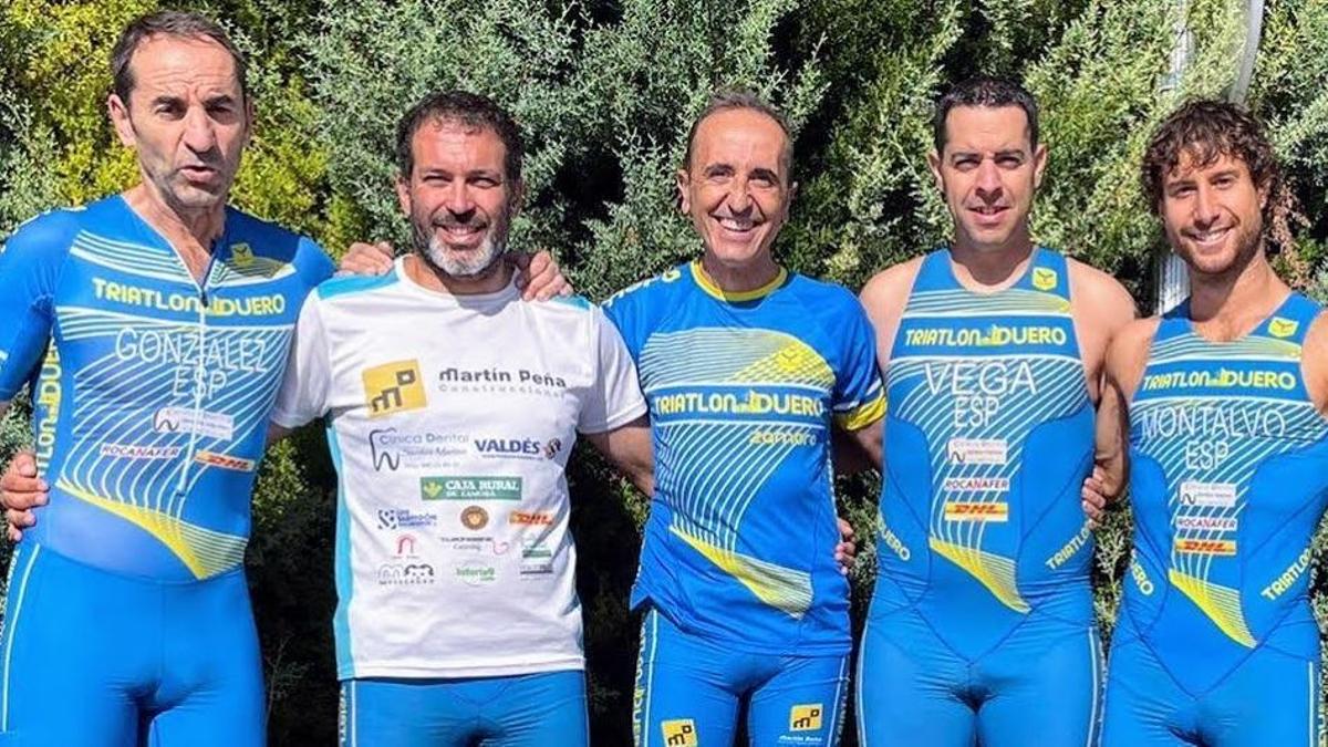 Foto de equipo del Triatlón Duero