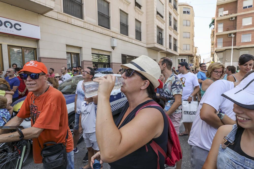 Mascletà de aviso de fiestas en Elche