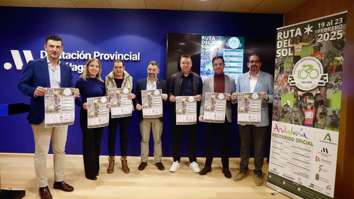 Foto de los representantes de los municios malagueños protagonistas de esta edición.