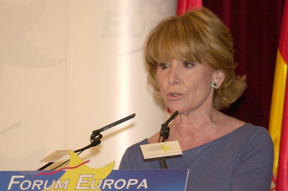 En 2003 se convirtió en candidata a la presidencia de la Comunidad de Madrid cargo que ocupó hasta 2012