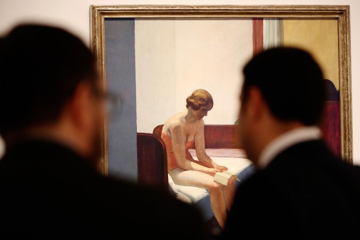 ’Habitación de hotel’, del pintor estadounidense Edward Hopper, es una de las obras maestras que se podrán ver en Barcelona hasta el 5 de febrero. 