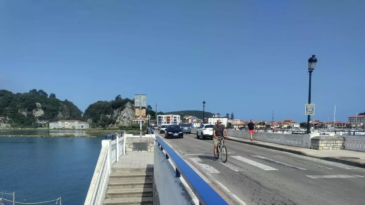 Ribadesella, un puente sin fecha de finalización: "Tendrían que darse un poco más de prisa"