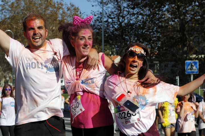 Samil se tiñe de múltiples colores con la Holi Run