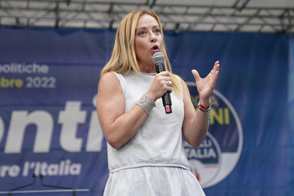 Giorgia Meloni: camisa negra sota una pell de xai | Llimona & vinagre, per Jorge Fauró Giorgia Meloni: camisa negra sota una pell de xai | Llimona & vinagre, per Jorge Fauró