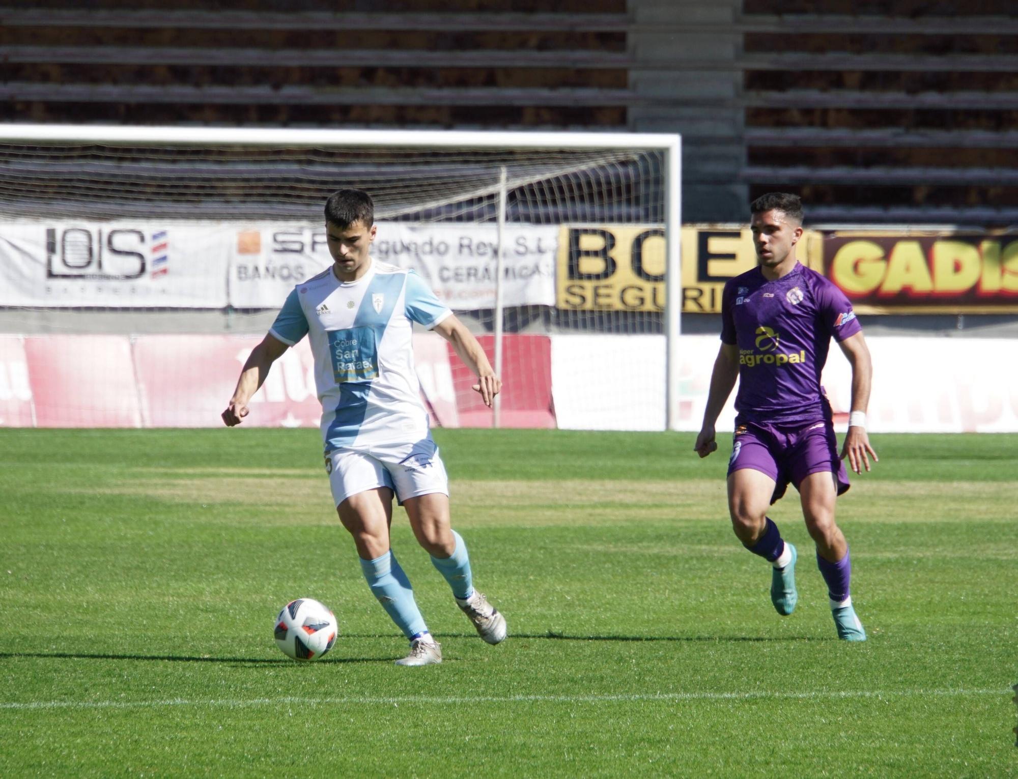 SD Compostela 3 - Palencia 0: las imágenes del partido