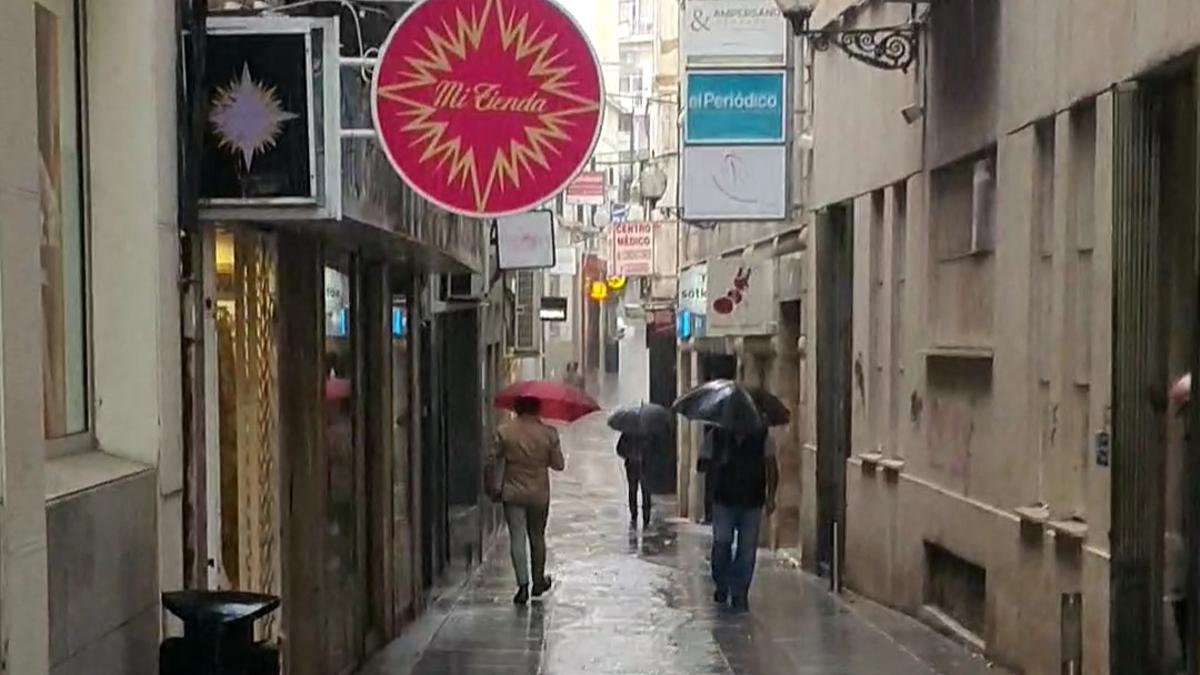 Los paraguas vuelven a verse en las calles de Mérida.