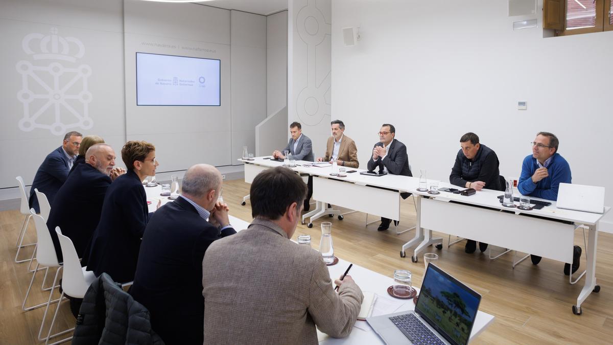 Reunión entre el Gobierno de Navarra con directivos de Volkswagen Navarra.