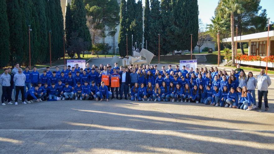 Las instituciones autonómicas reciben a las selecciones de balonmano de la Comunitat Valenciana