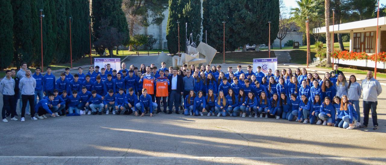 El Complejo Educativo de Cheste acogieron la recepción que la Generalitat Valenciana y la Fundación Trinidad Alfonso ofrecieron a las selecciones de balonmano de la Comunitat Valenciana antes de su inminente participación en el CESA Costa Blanca 2023.