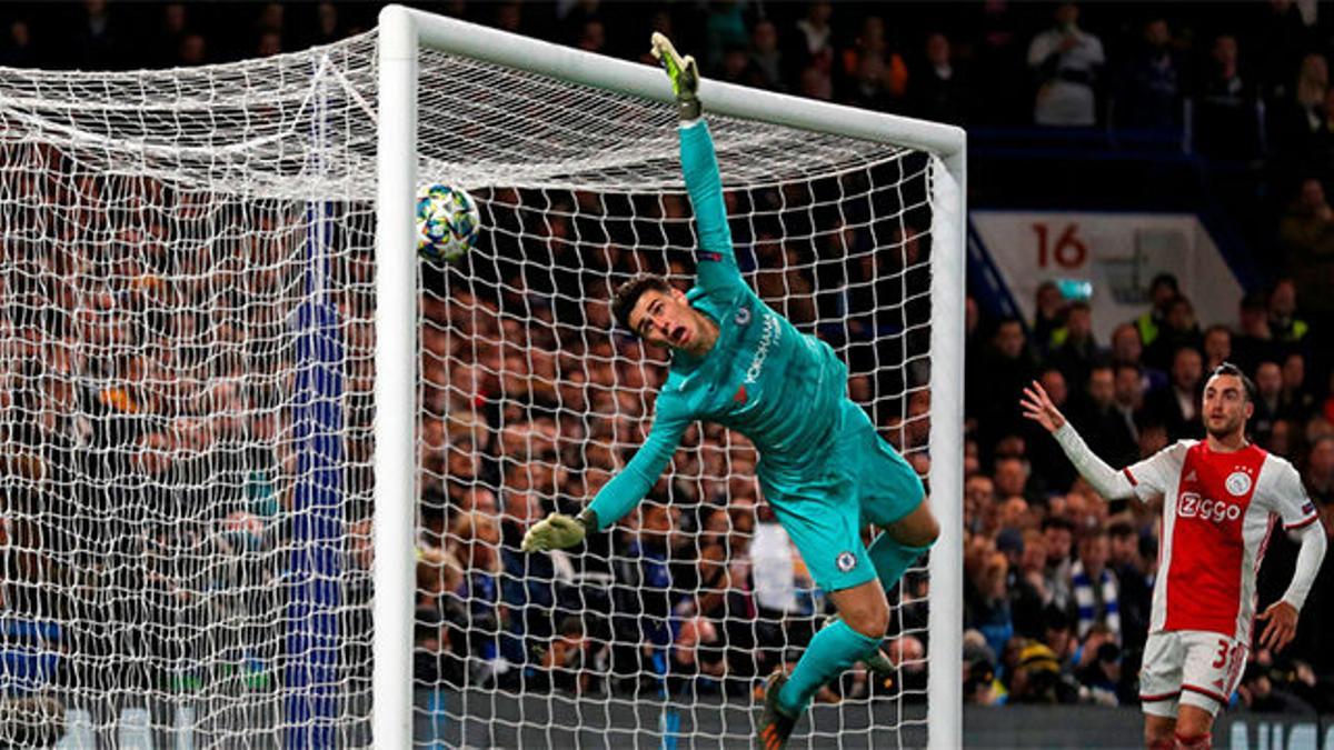 ¡Golazo olímpico de Ziyech! ¿Kepa le ayudó con la cara?