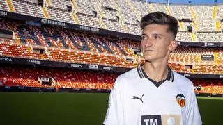 Pepelu: "Ojalá pueda vivir grandes noches como jugador en Mestalla"