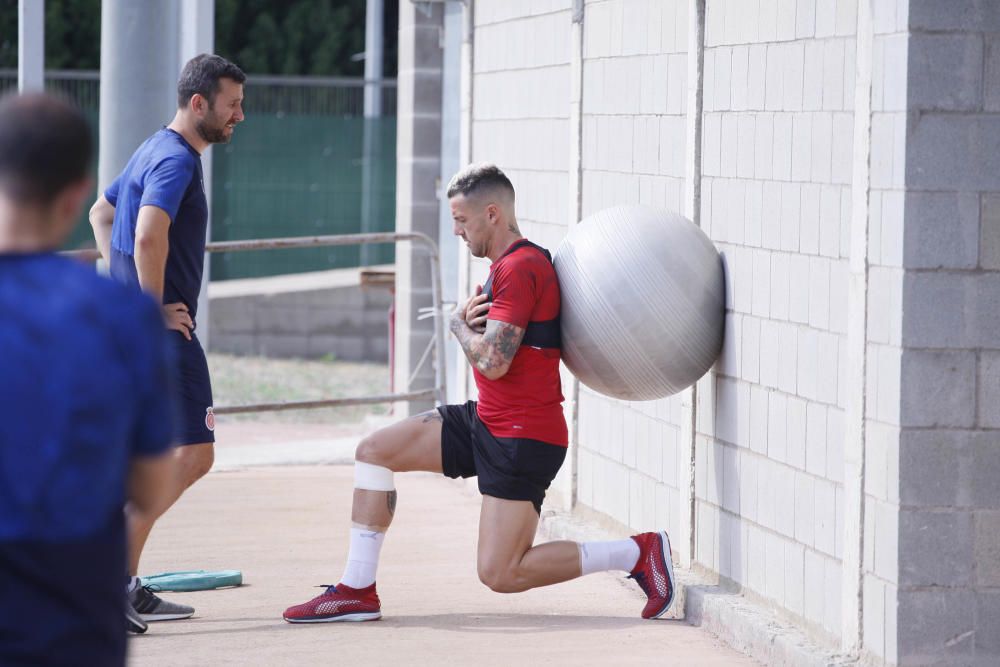 Entrenament de portes obertes del Girona FC a l'Escala