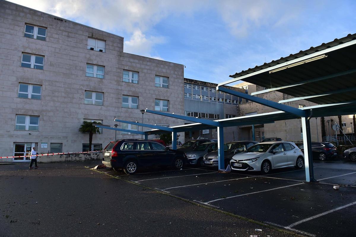 Fotogalería | Un tornado arrasa la zona del aparcamiento del hospital Virgen del Puerto de Plasencia