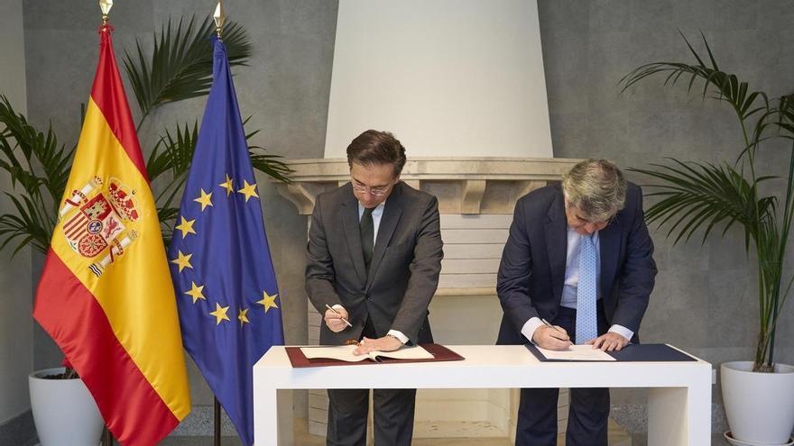 Exteriores y La Caixa impulsan un programa para llenar de arte contemporáneo las embajadas españolas en Europa