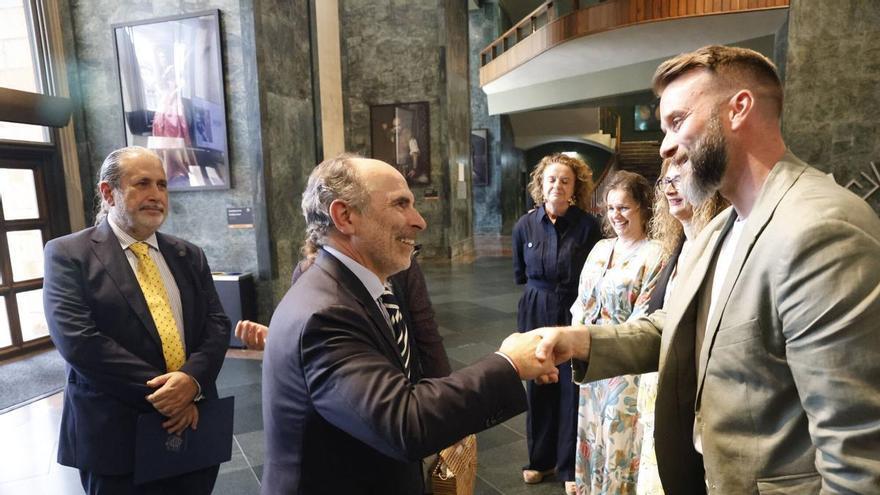 El acto de graduación de la Facultad Jovellanos en Gijón, en imágenes