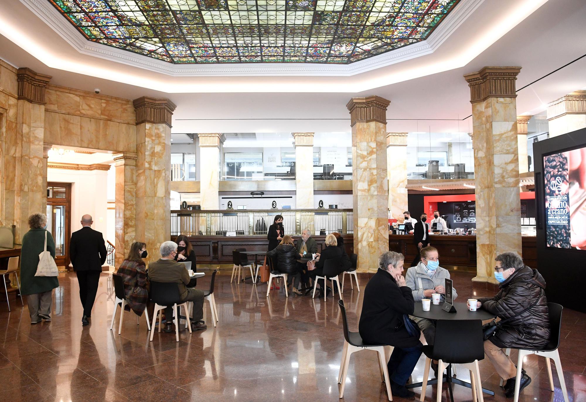 Abre en el antiguo edificio del Banco Pastor Work Café A Coruña, un ...