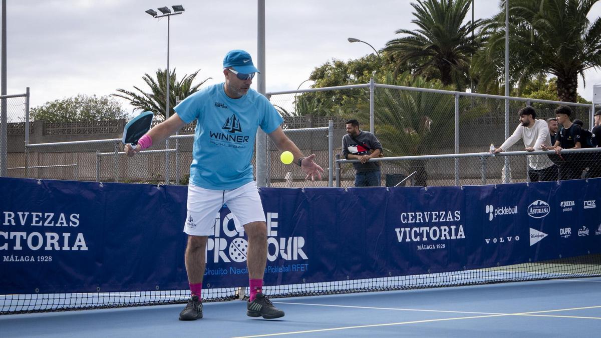 Un jugador en la primera jornada del campeonato nacional de Pickleball en Gran Canaria.jpg