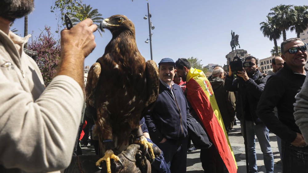 Doscientas personas se concentran para pedir "respeto" a la caza