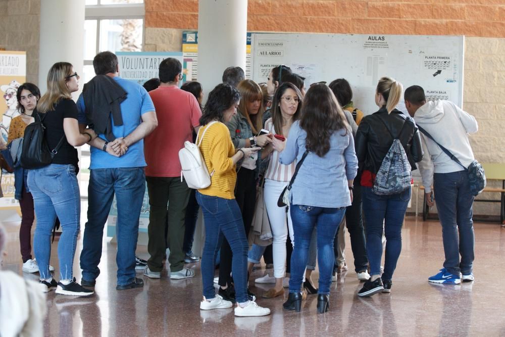 Miles de aspirantes en las oposiciones de Enfermería en Alicante