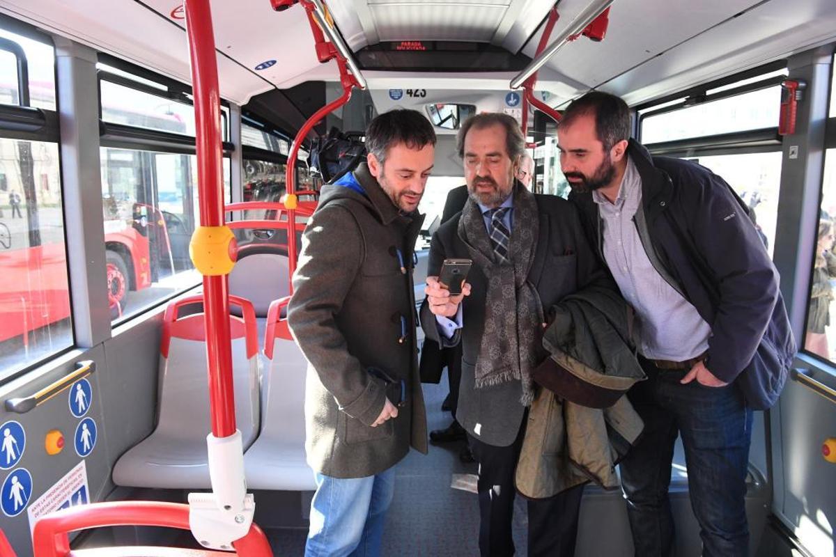 La reordenación de las líneas y el precio del billete serán algunos de los aspectos que el Concello y Tranvías negociarán "en los próximos meses" tras la finalización de la concesión.