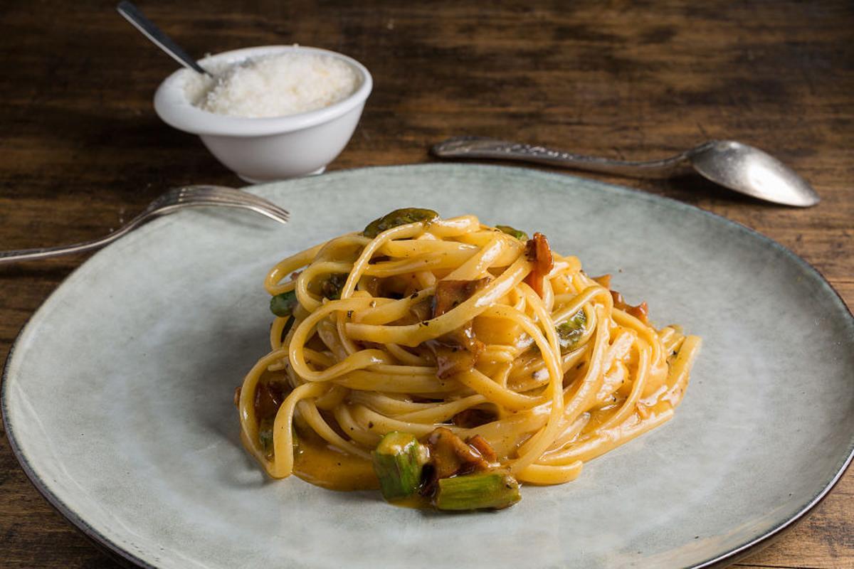 La combinación de producto, la técnica y autenticidad de este local de Chamberí han hecho que su carbonara sea una de las más populares en redes sociales