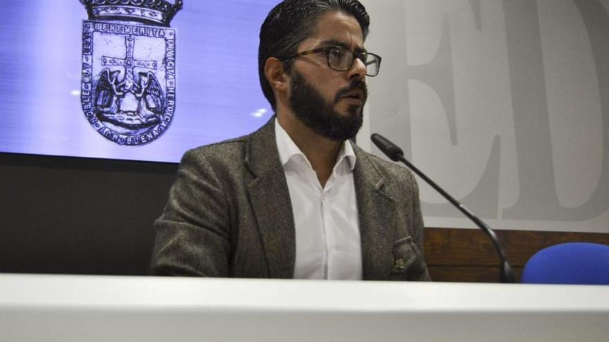 Gerardo Antuña, en una rueda de prensa en el Ayuntamiento.