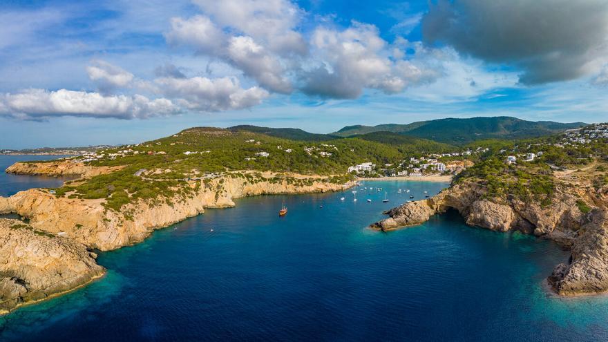 Los mejores destinos accesibles en coche en Ibiza