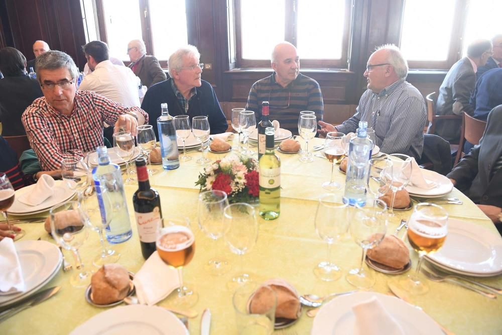 Los titulados de la Marina Mercante celebran una cumbre en A Coruña