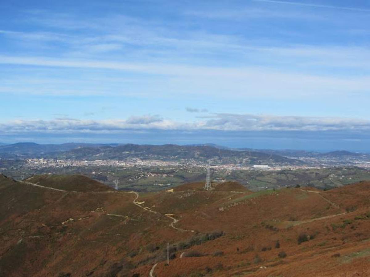 Vista de Oviedo desde el pico Escobín