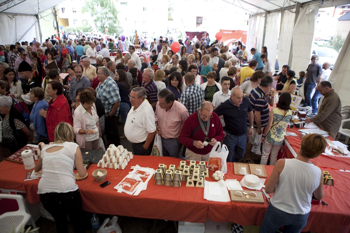 La Feria de los Quesos de Morcín, en una pasada edición.