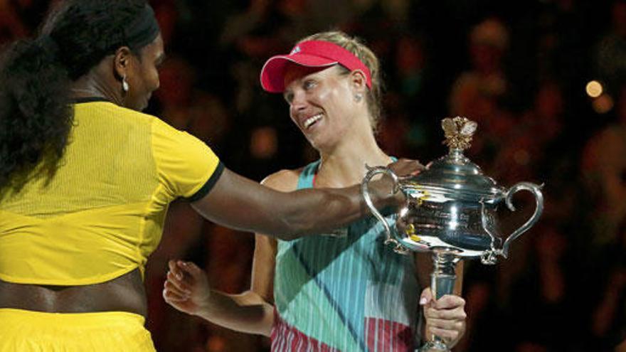 Williams felicita a Kerber por su victoria.