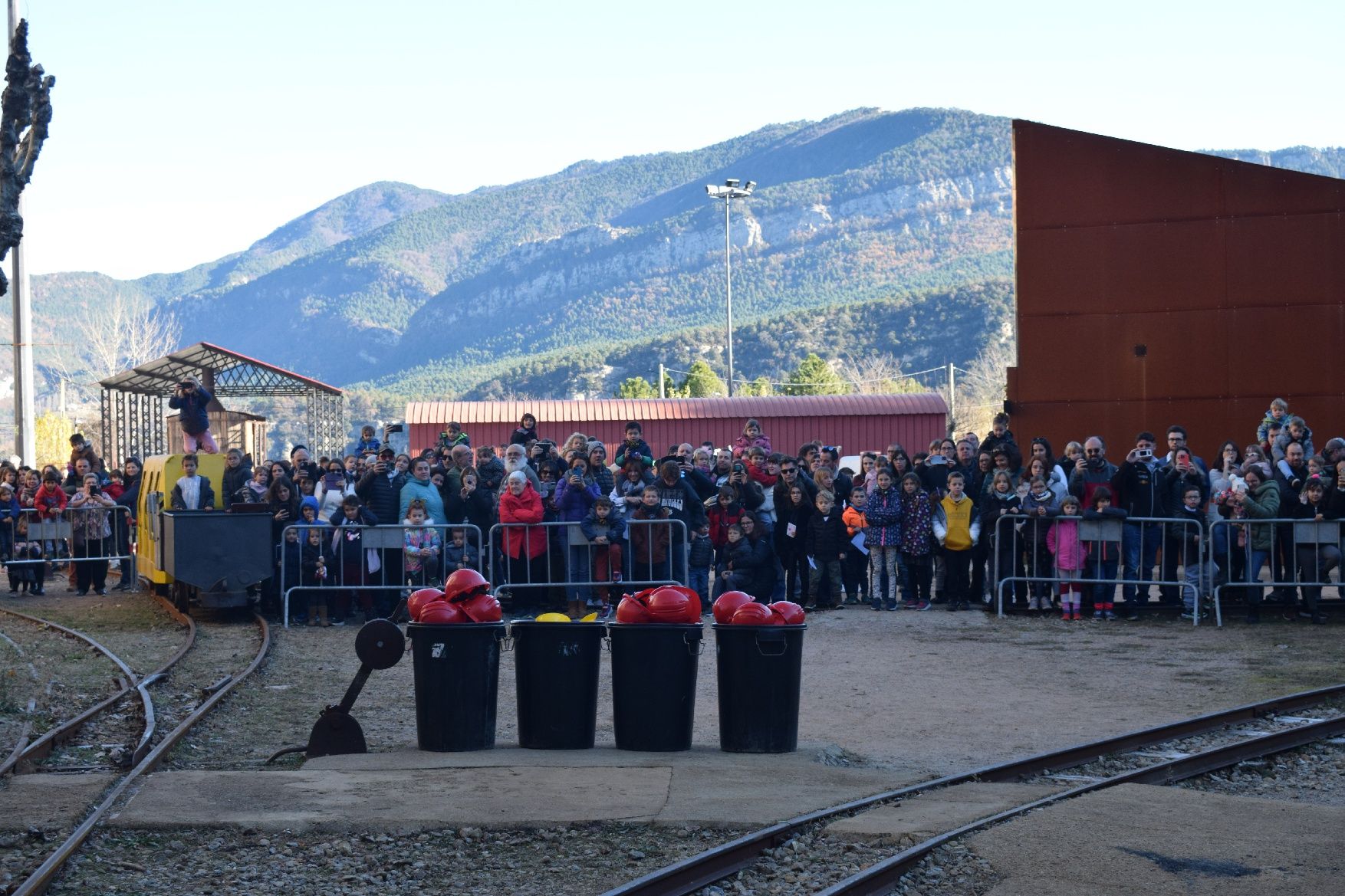 Els Reis d'Orient recullen el carbó a les mines de Cercs