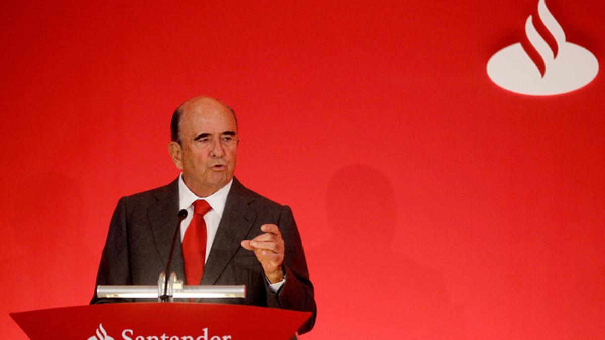 El presidente del Banco Santander, Emilio Botín, durante la presentación de resultados, el año pasado en Madrid.