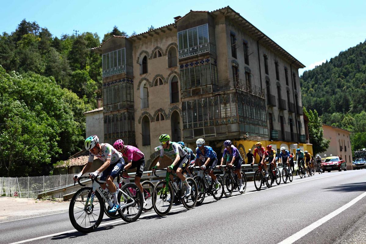 Pogacar gana su primera etapa de esta edición del Tour de Francia con un magnífico sprint en Les Angles Pogacar gana su primera etapa de esta edición del Tour de Francia con un magnífico sprint en Les Angles