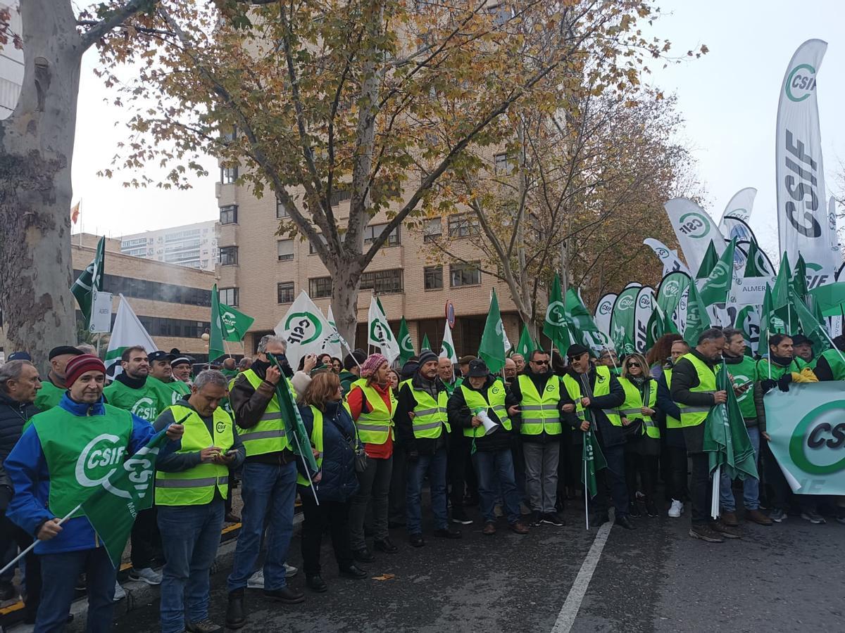 Miles de funcionarios de toda España se concentran este sábado en Madrid por el futuro de Muface.