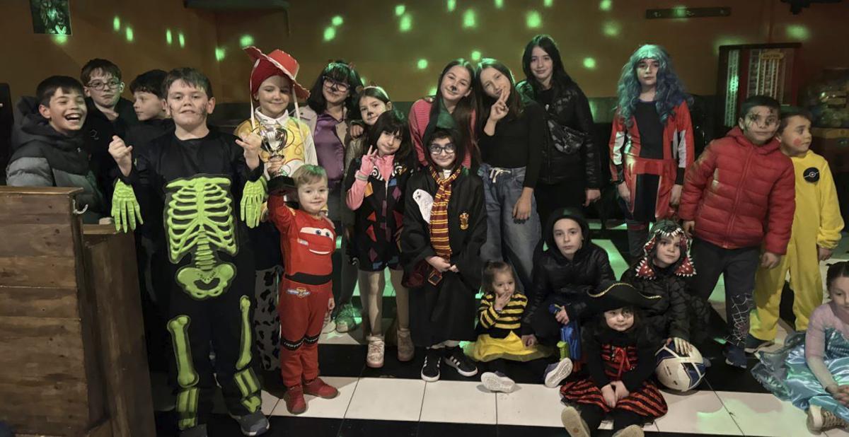 En Aguarón, los más pequeños celebraron el carnaval infantil.