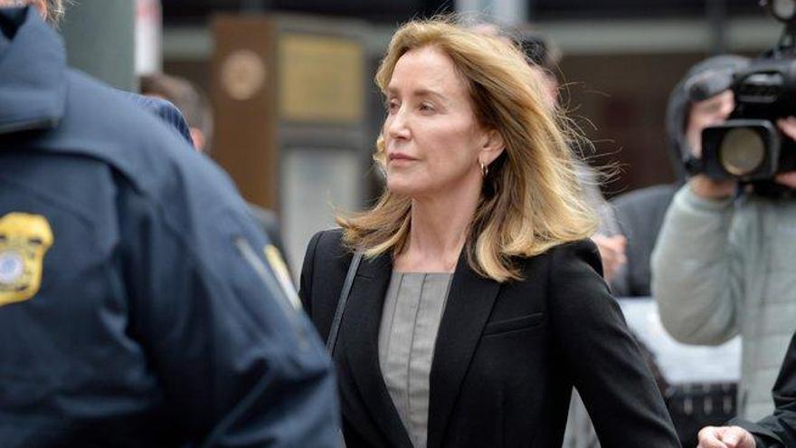 Felicity Huffman enfrenta 4 meses de prisión por una estafa universitaria