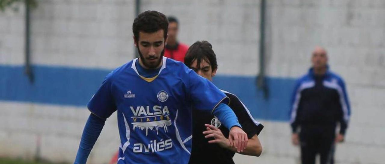 Un lance del partido entre el Valsa y el Avilés B.