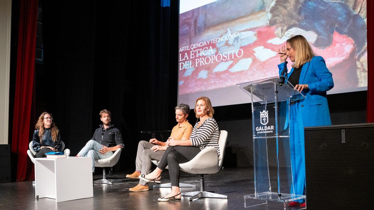 De izquierda a derecha, Katya Vázquez, Juan Olvido, Juan Pedro Calderón, Adriana Suárez y Nayra Moreno.