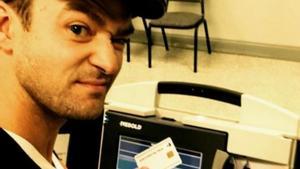 Justin Timberlake ejerciendo su derecho a voto: la foto prohibida